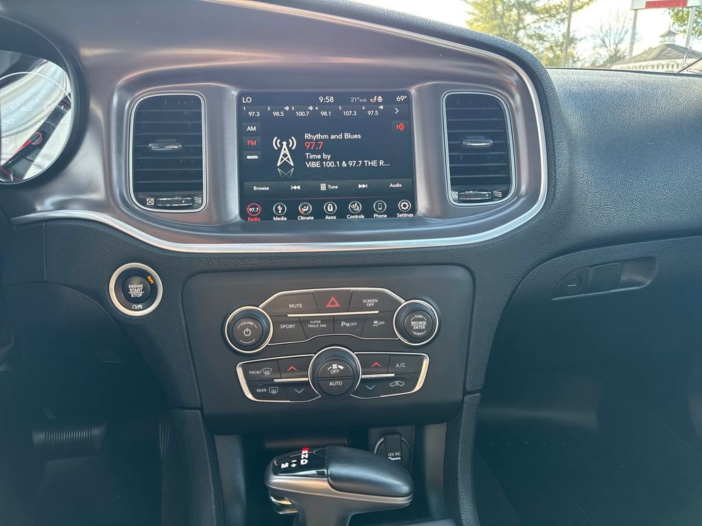 Used 2019 Dodge Charger SXT w/ Cold Weather Package image 19