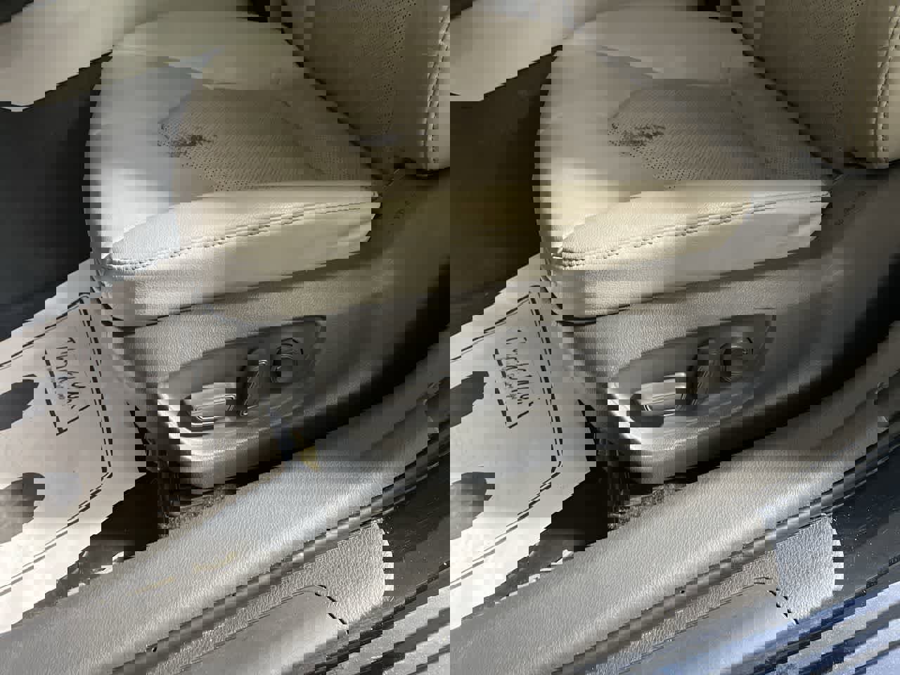 Used 2021 Toyota Camry XSE image 14