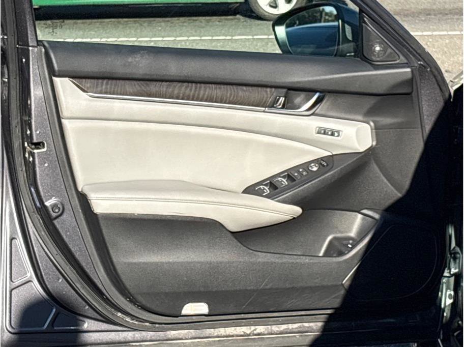 Used 2019 Honda Accord EX-L image 8