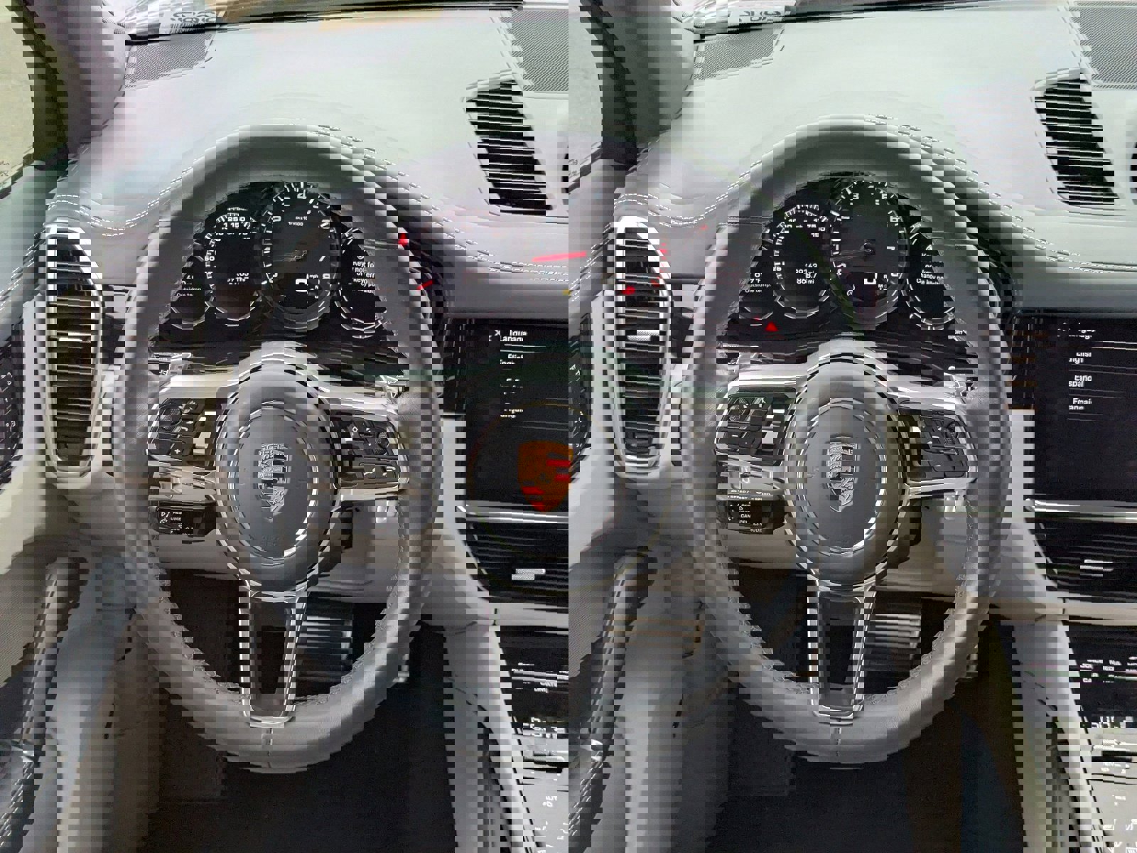 Used 2022 Porsche Cayenne S Platinum image 19