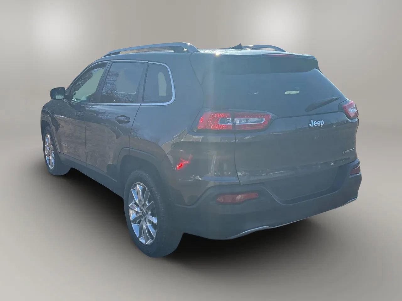 Used 2016 Jeep Cherokee Limited image 5