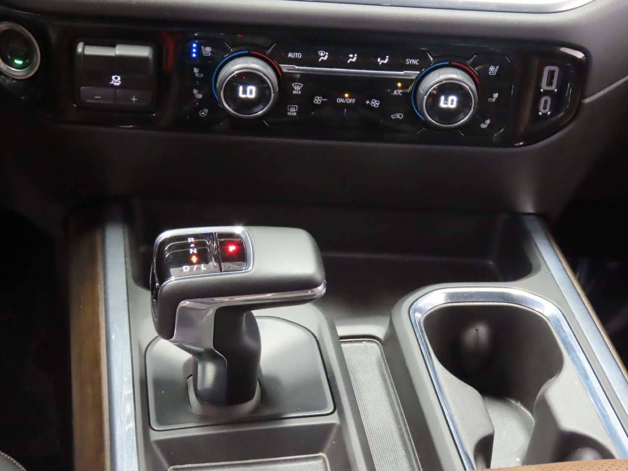 Used 2024 Chevrolet Silverado 1500 High Country image 16