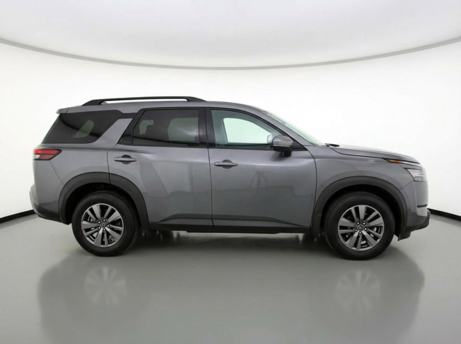 Used 2025 Nissan Pathfinder SV AWD/4WD image 11