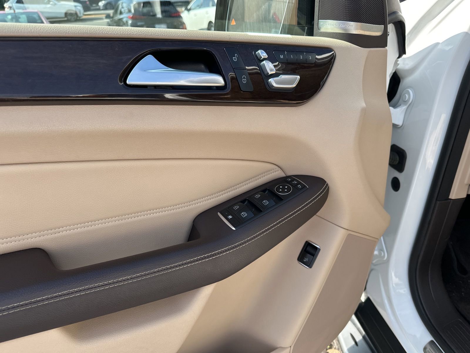 Used 2019 Mercedes-Benz GLE 400 4MATIC image 24