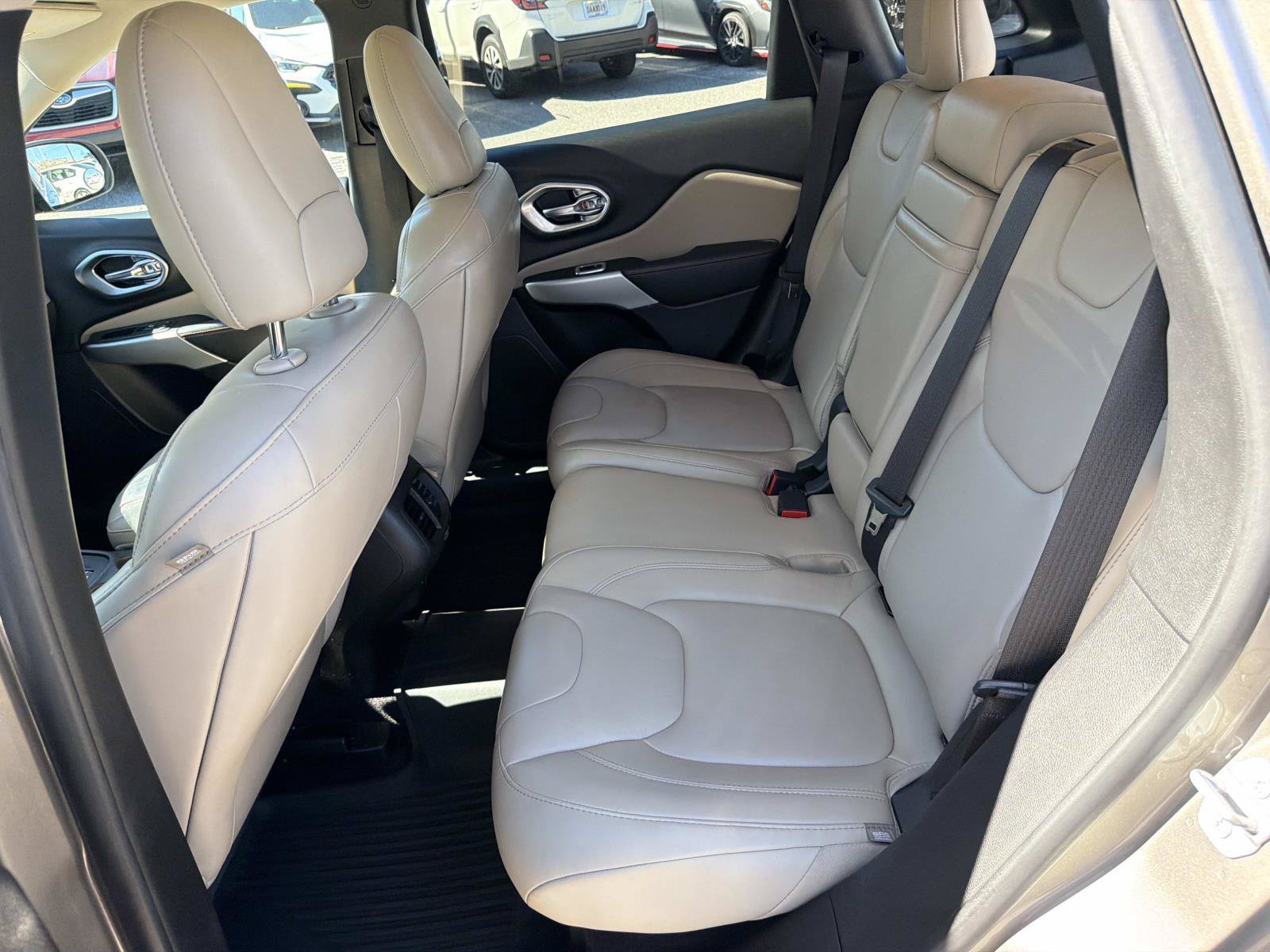 Used 2017 Jeep Cherokee Limited AWD/4WD image 21