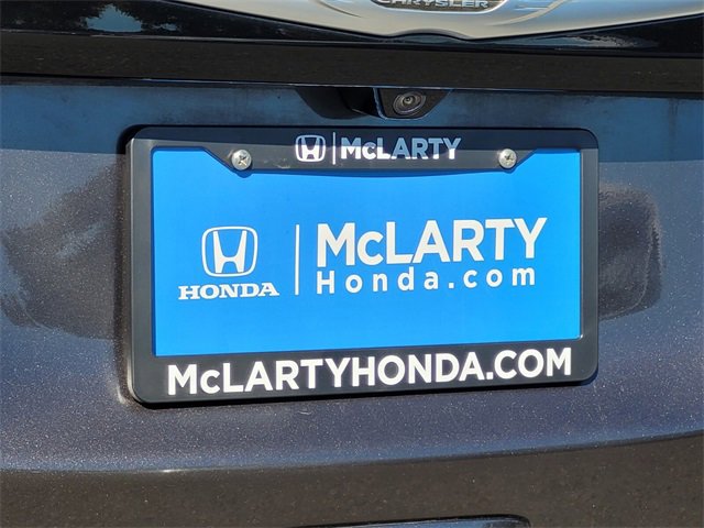 Used 2023 Chrysler Voyager LX image 7