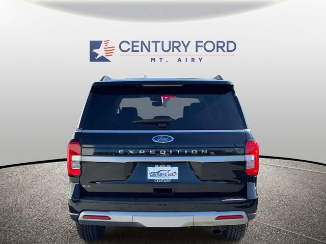 Used 2024 Ford Expedition XLT AWD/4WD image 3