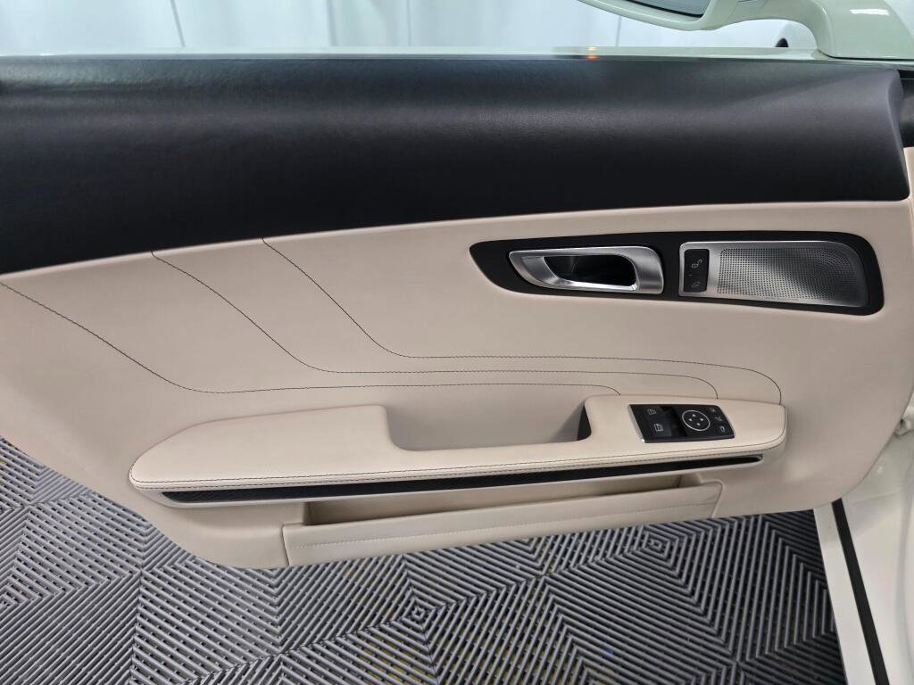 Used 2012 Mercedes-Benz SLS AMG Roadster image 32