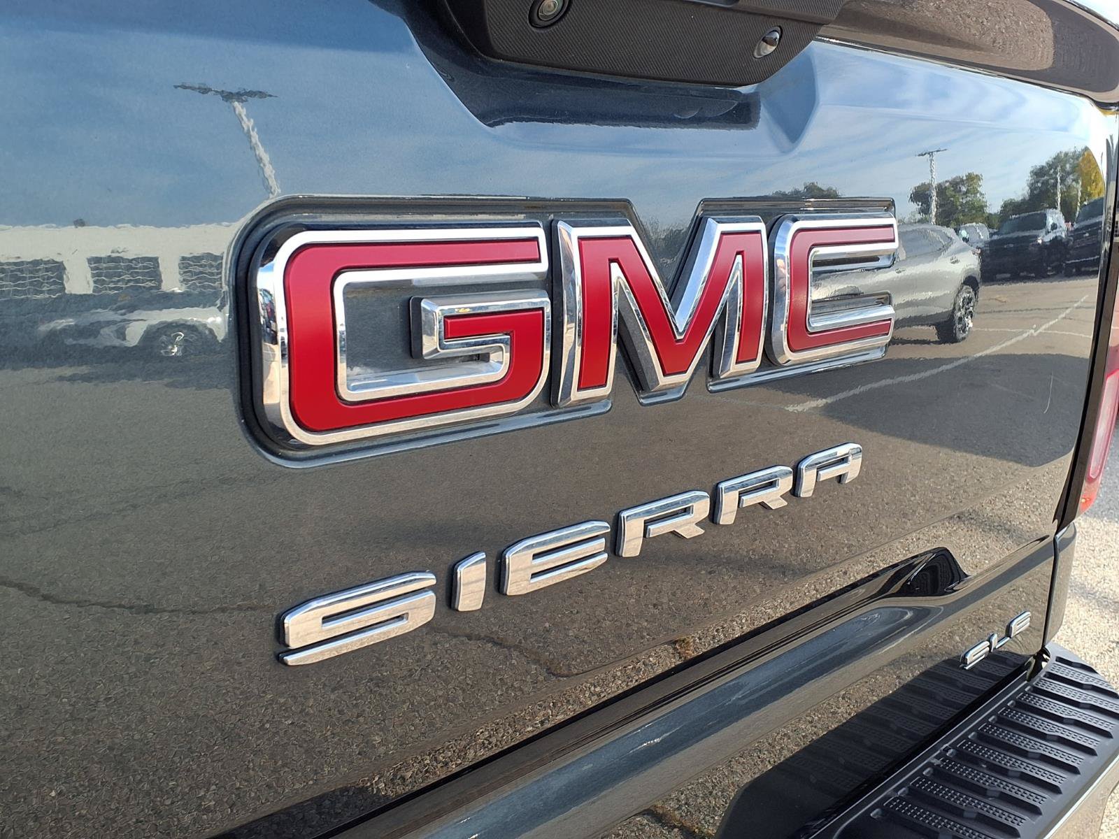 Used 2020 GMC Sierra 1500 SLE w/ SLE Value Package AWD/4WD image 9