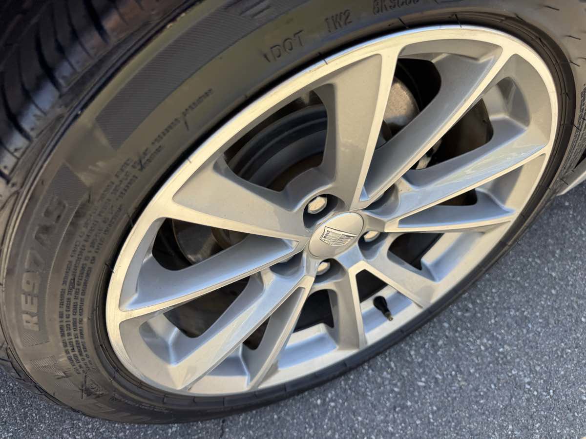 Used 2019 Cadillac CTS Luxury RWD image 9