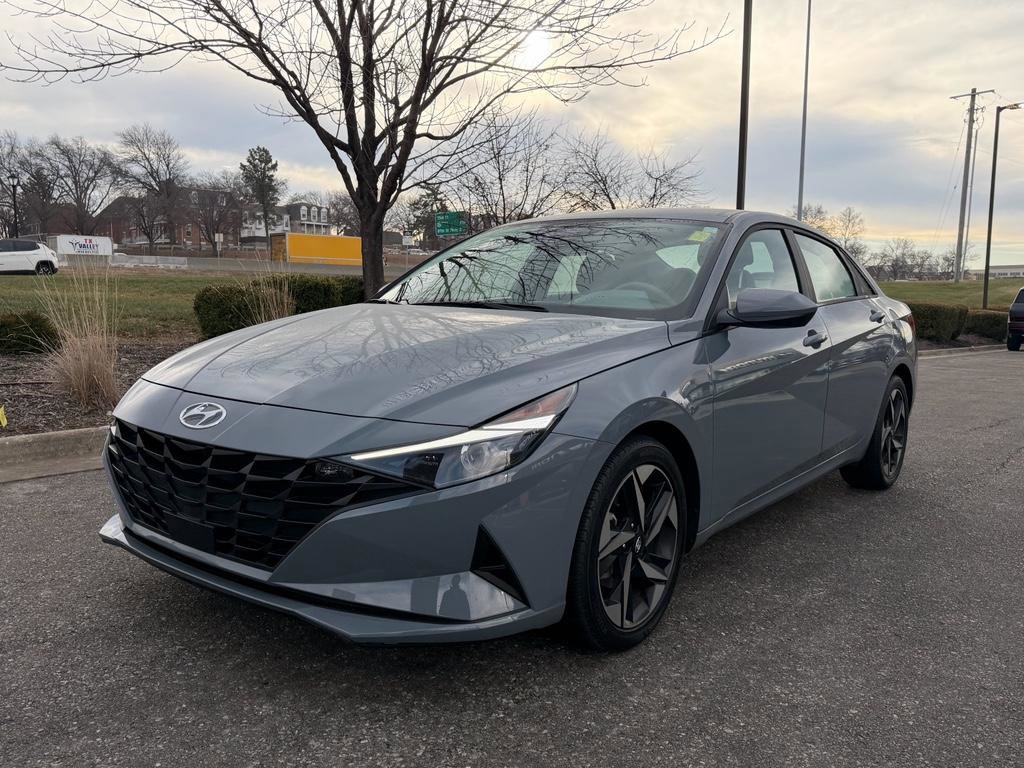 Used 2023 Hyundai Elantra SEL w/ Convenience Package image 1