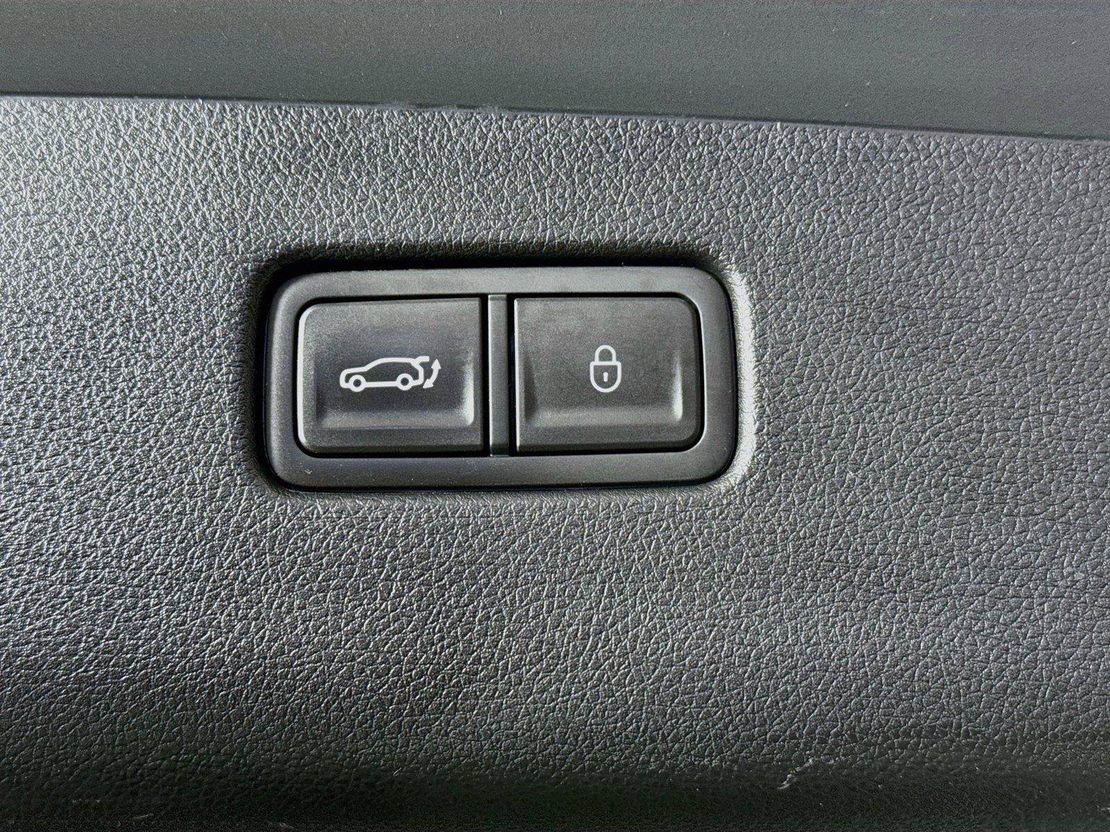 Used 2025 Genesis GV70 2.5T AWD/4WD image 40