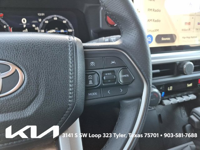 Used 2025 Toyota 4Runner TRD Off-Road Premium AWD/4WD image 32