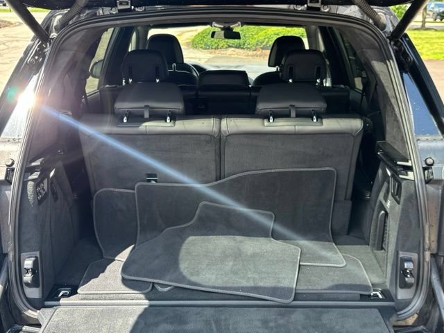 Used 2022 BMW X7 M50i w/ Cold Weather Package AWD/4WD image 34