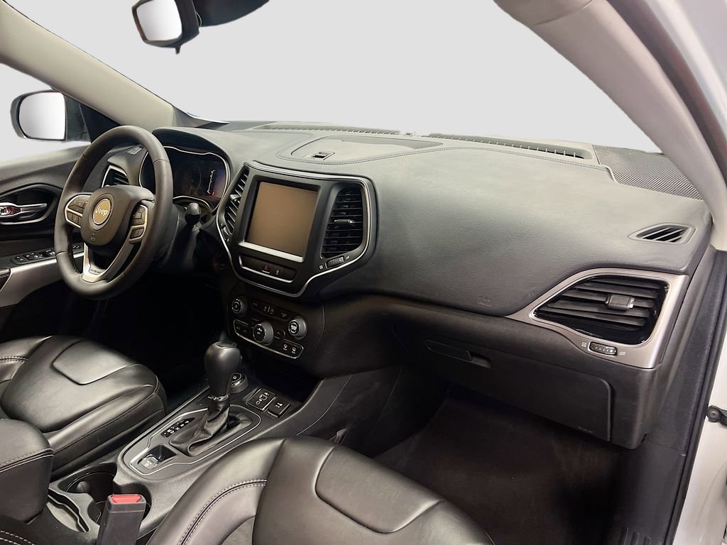 Used 2022 Jeep Cherokee Latitude AWD/4WD image 28