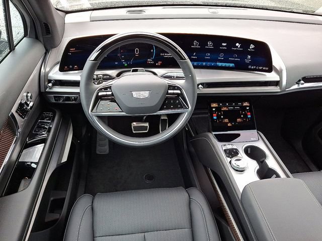 New 2026 Cadillac Vistiq Luxury w/ LPO, Floor Liner Package image 7