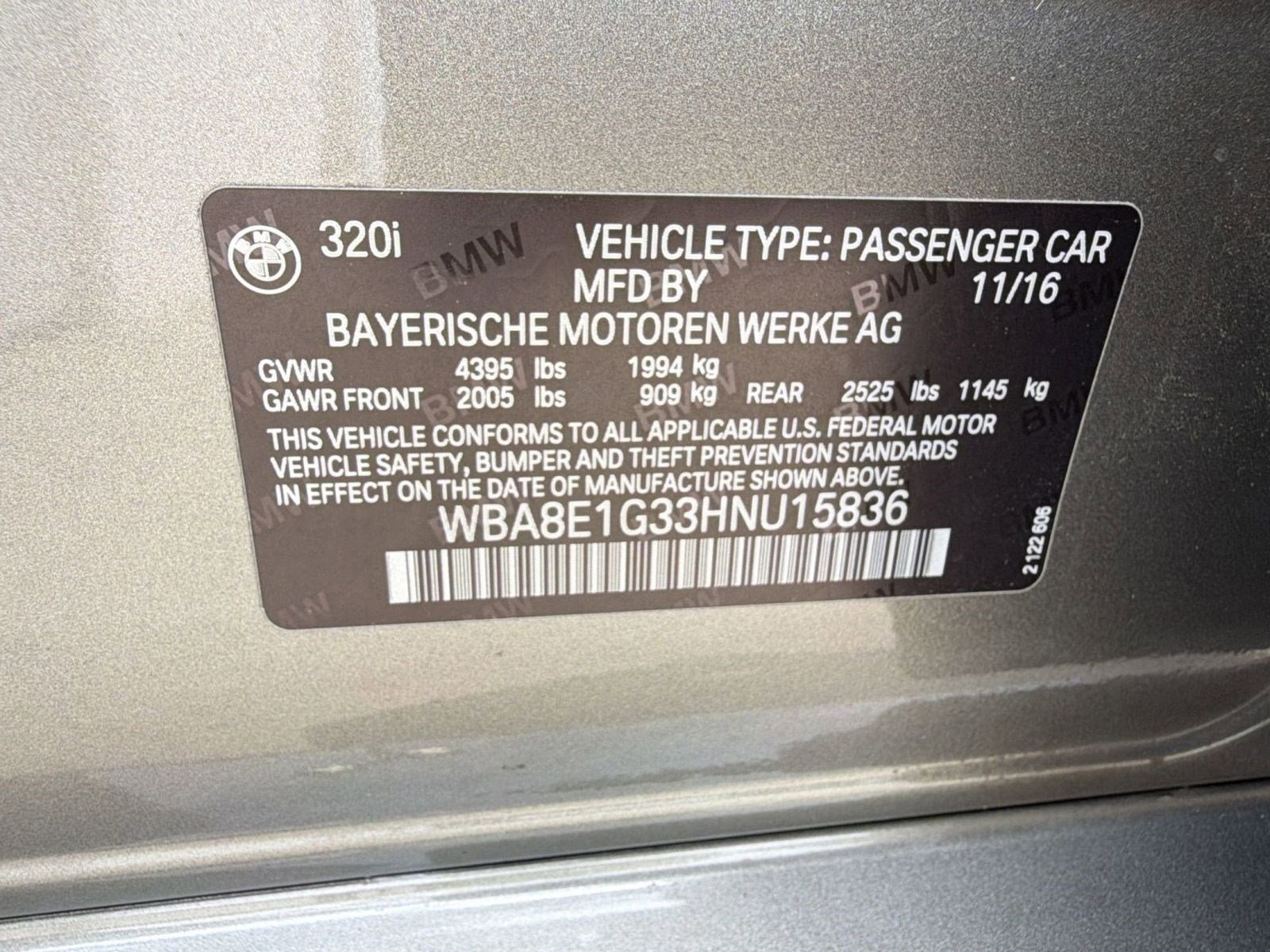 Used 2017 BMW 320i Sedan RWD image 18