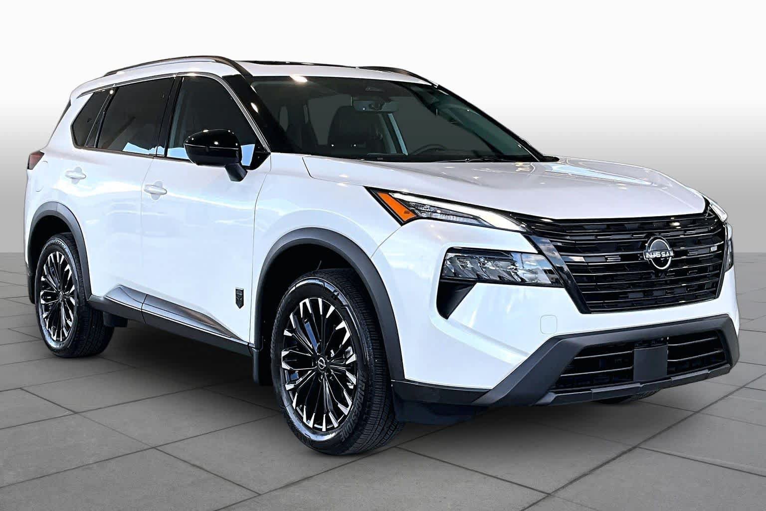 Used 2026 Nissan Rogue Dark Armor FWD image 2