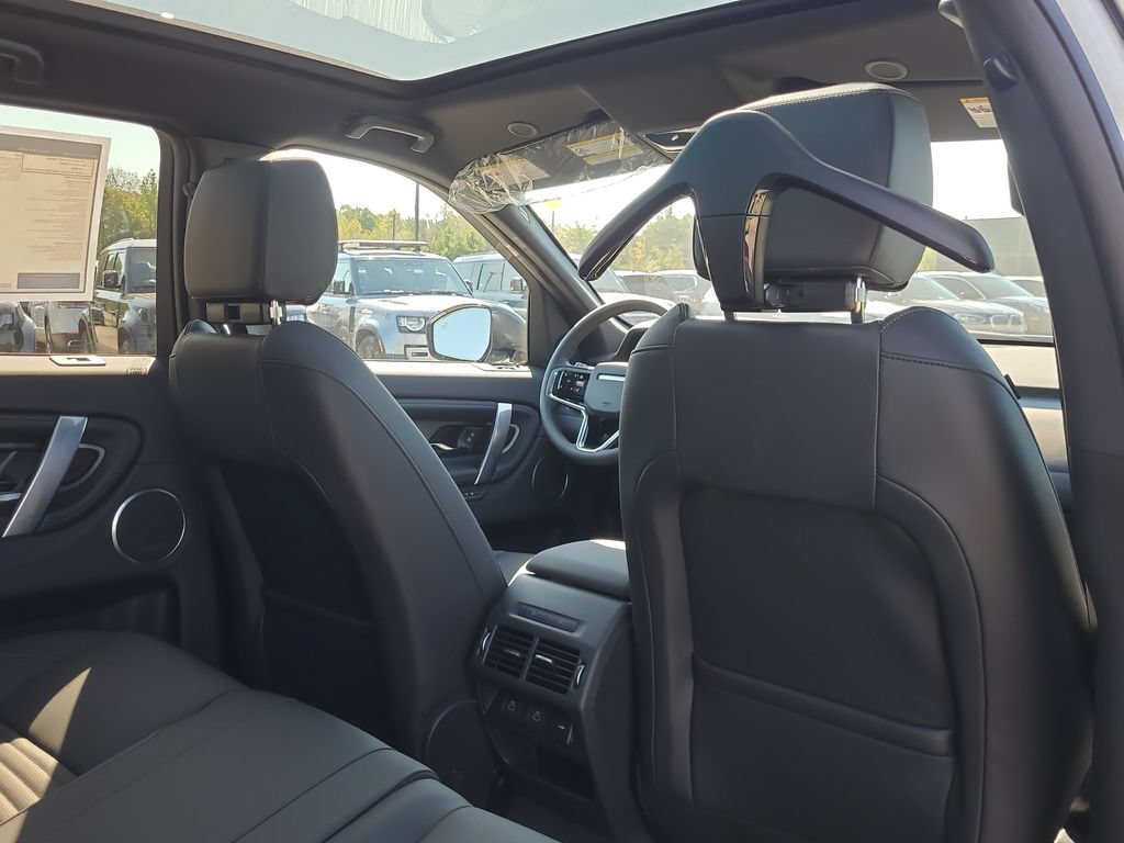New 2026 Land Rover Discovery Sport Landmark AWD/4WD image 15