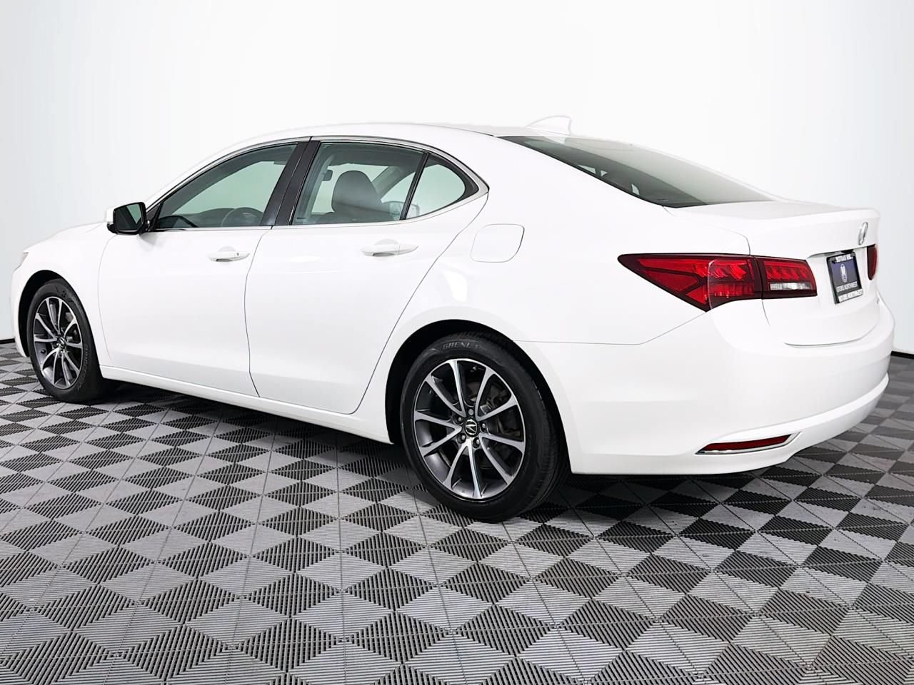 Used 2017 Acura TLX w/ Technology Package AWD/4WD image 8