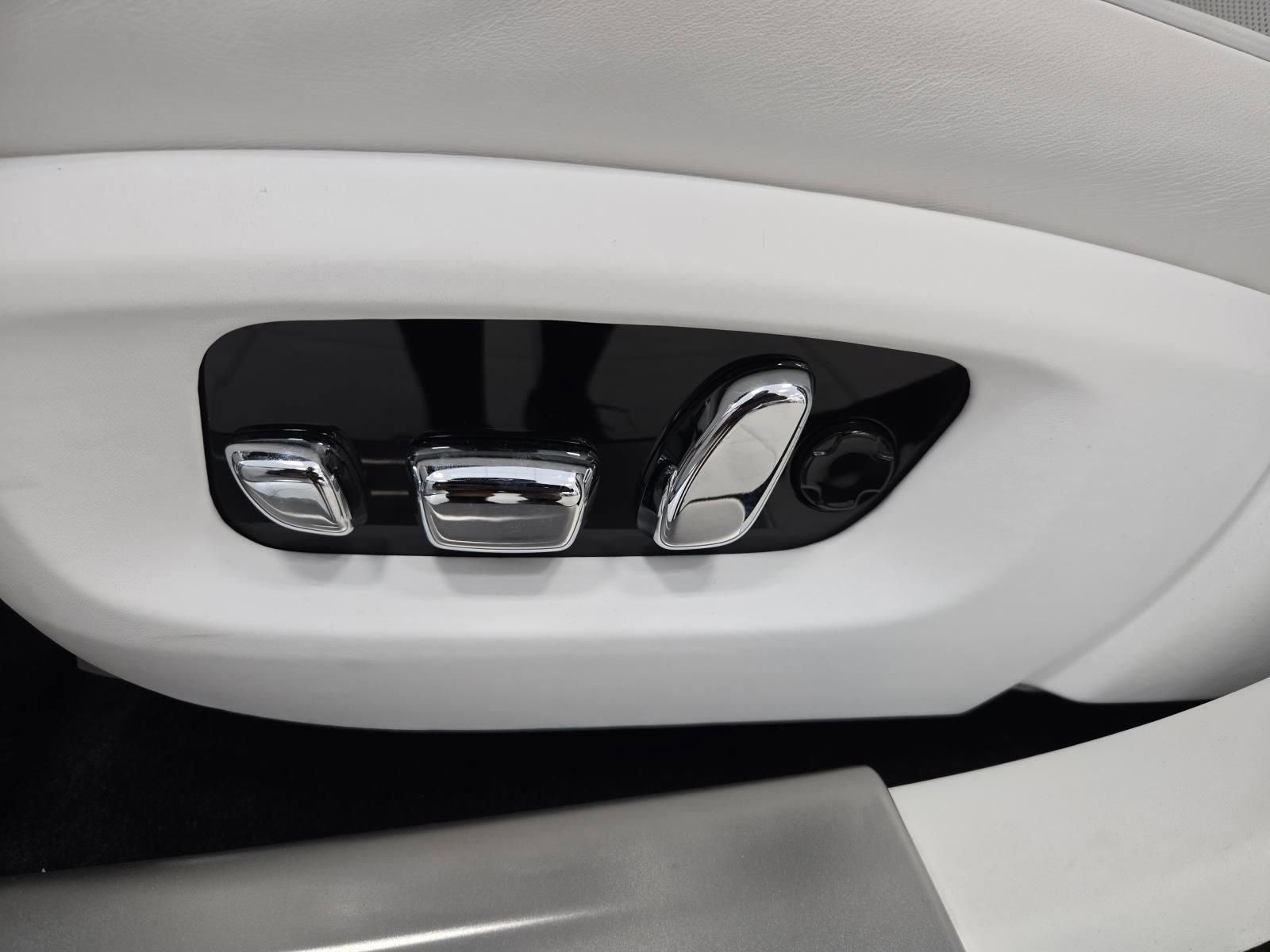 Used 2024 Rolls-Royce Ghost AWD/4WD image 24