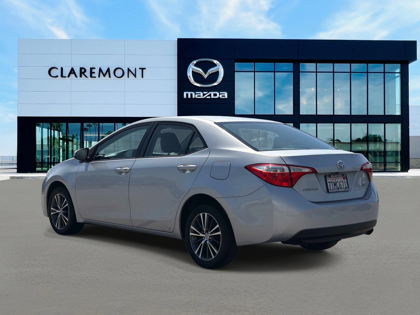 Used 2016 Toyota Corolla LE image 6