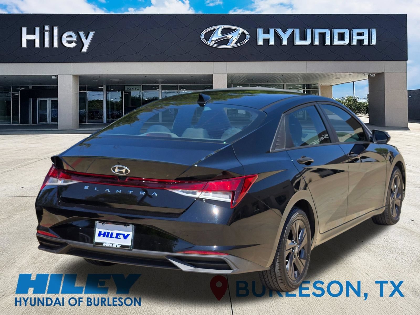 Used 2021 Hyundai Elantra SEL FWD image 4