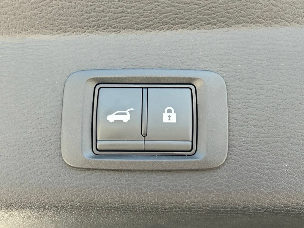 Used 2025 Mitsubishi Outlander 4WD Plug-In Hybrid image 55