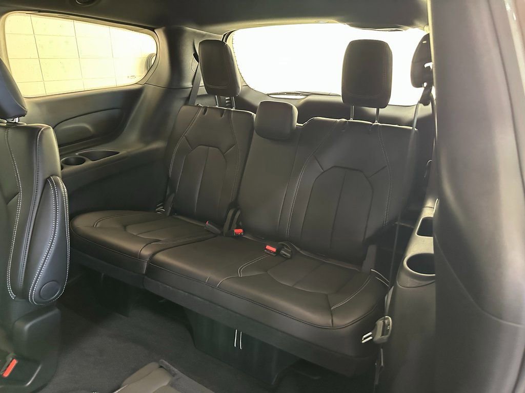 New 2026 Chrysler Pacifica Select w/ S Appearance Package image 40