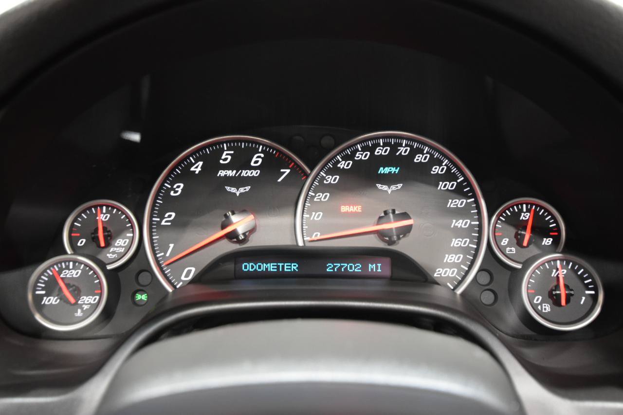 Used 2007 Chevrolet Corvette Coupe w/ Performance Package RWD image 20