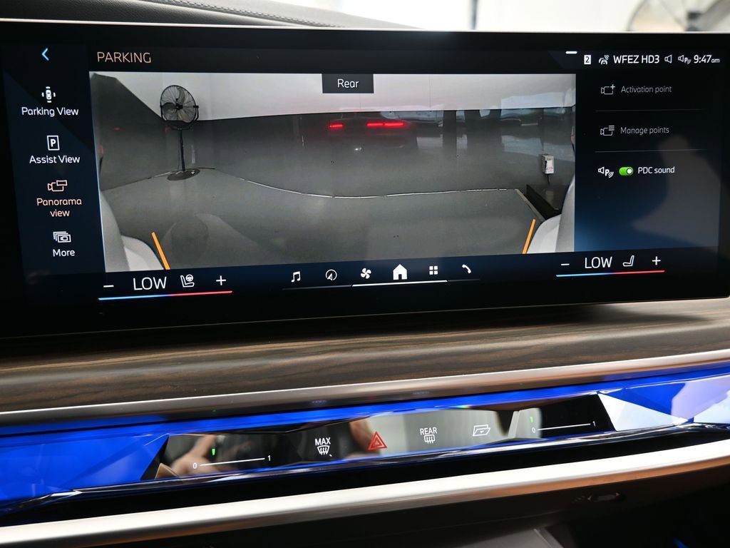 Used 2025 BMW 740i xDrive image 22