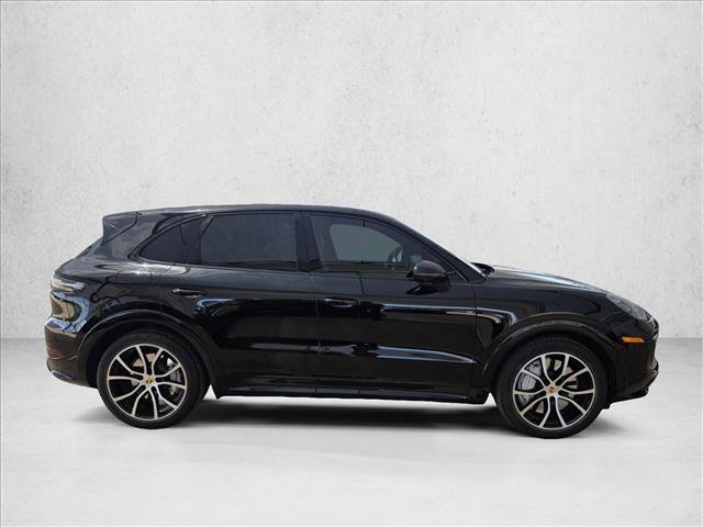 Used 2019 Porsche Cayenne Turbo image 4