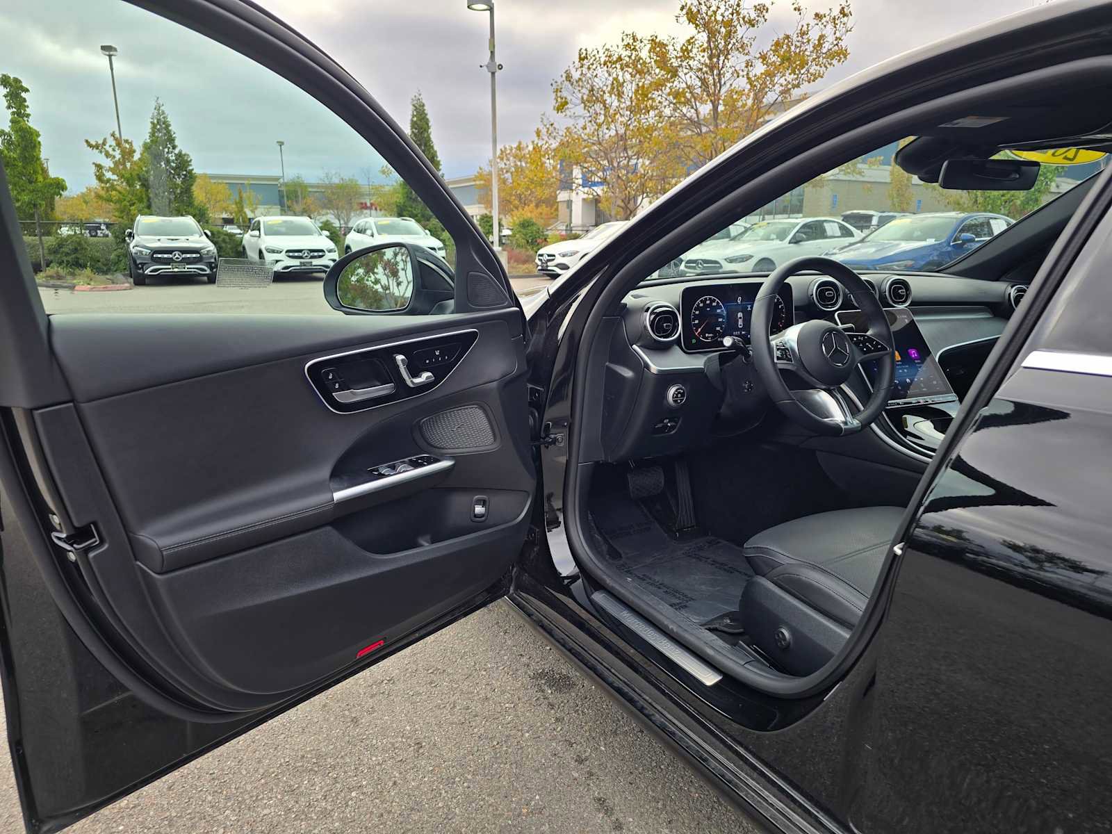 Used 2025 Mercedes-Benz C 300 C 300 image 23