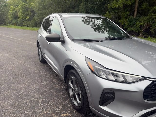 Used 2023 Ford Escape ST-Line AWD/4WD image 7