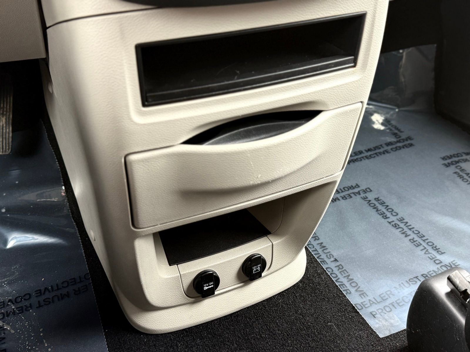 Used 2018 Dodge Grand Caravan SE w/ UConnect Hands-Free Group image 30