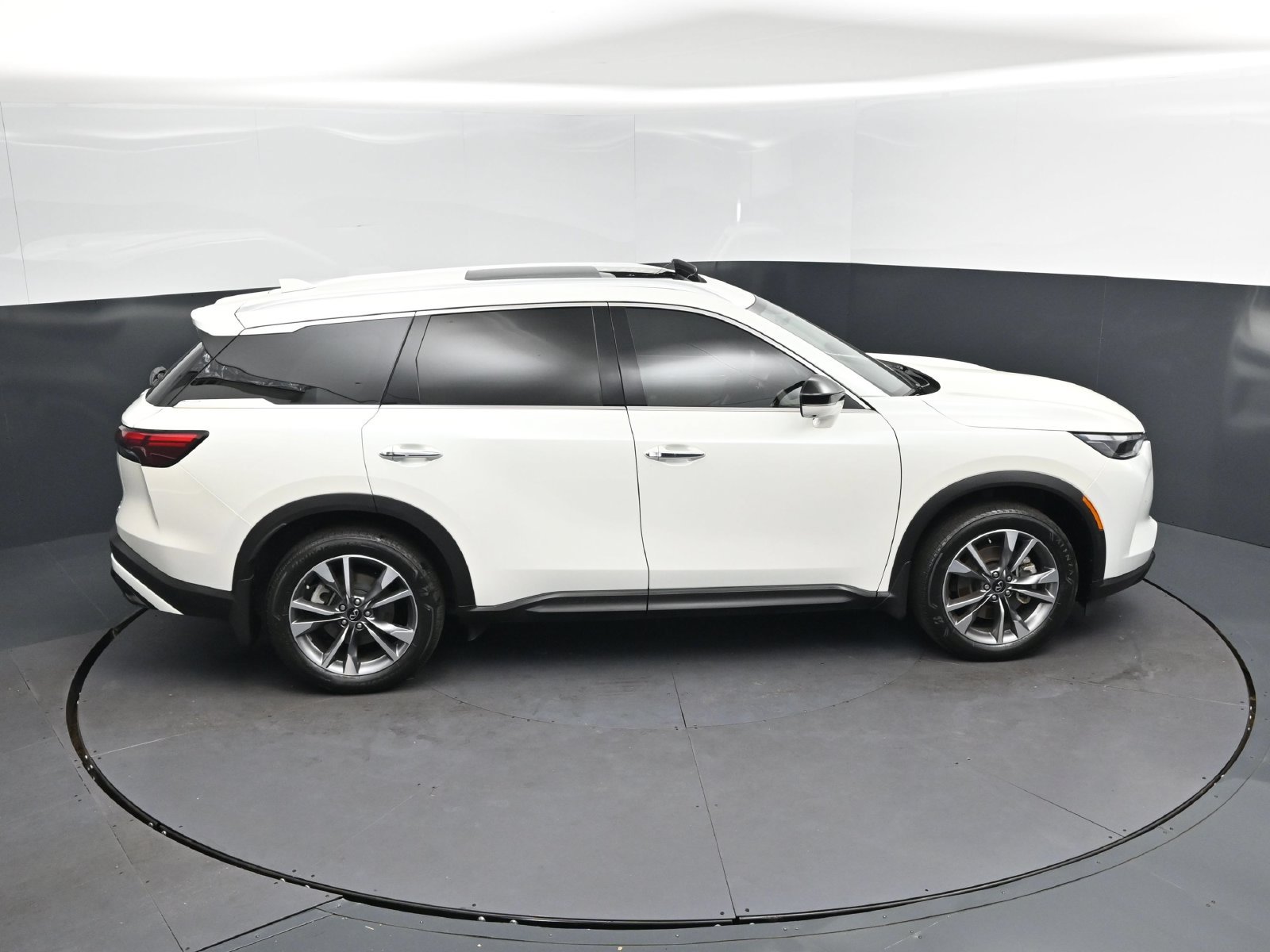 Used 2024 INFINITI QX60 Luxe FWD image 36