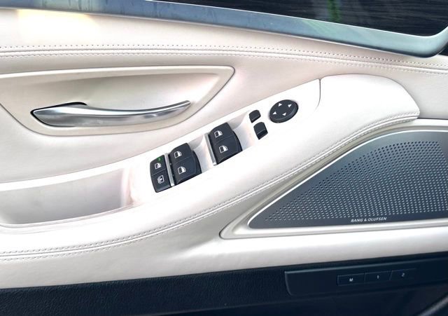 Used 2013 BMW 550i xDrive 550i xDrive image 21