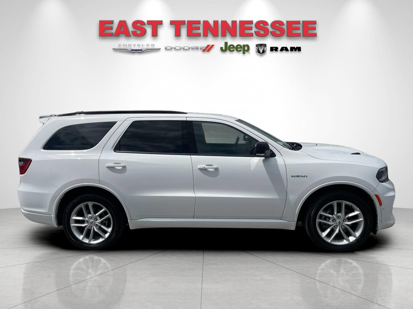Used 2025 Dodge Durango R/T AWD/4WD image 2