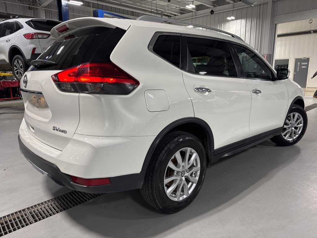 Used 2017 Nissan Rogue SV image 10