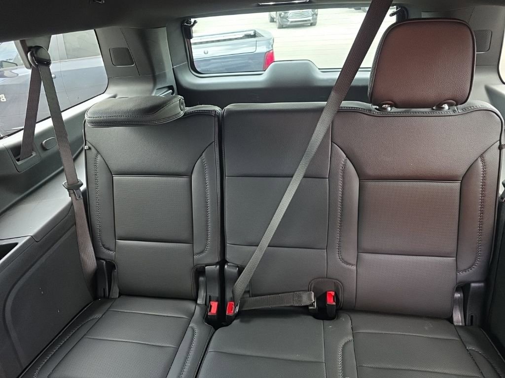 Used 2025 GMC Yukon XL Denali w/ Sun & Power Step Package image 34