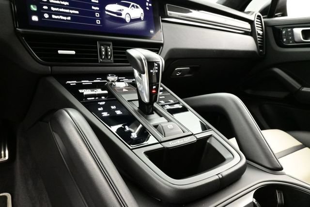 Certified 2023 Porsche Cayenne Turbo GT AWD/4WD image 11
