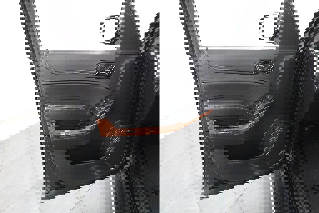 Used 2020 Chevrolet Tahoe Premier w/ Max Trailering Package image 8