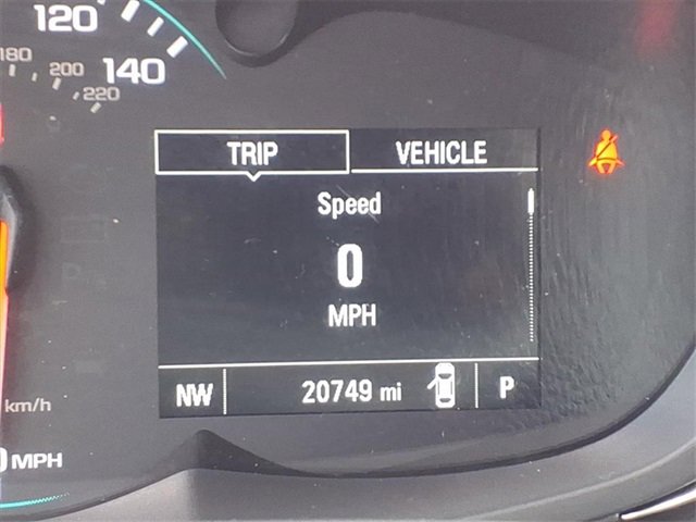 Used 2022 Chevrolet Trax LT w/ LT Convenience Package image 12