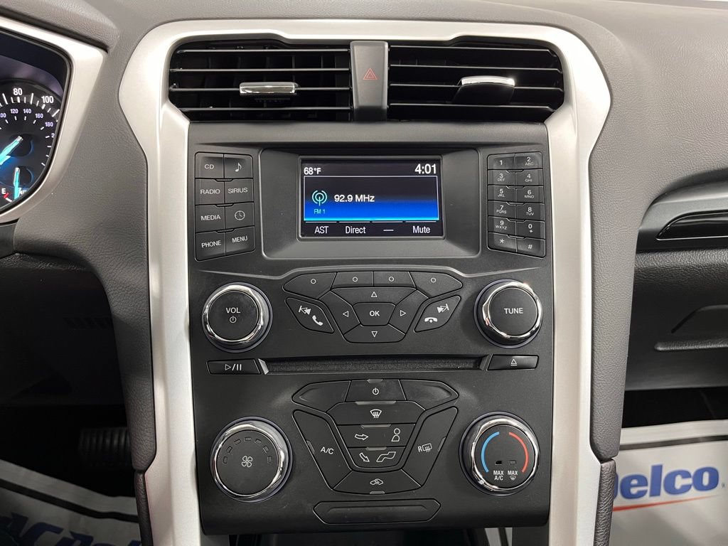 Used 2015 Ford Fusion SE w/ Equipment Group 201A FWD image 11
