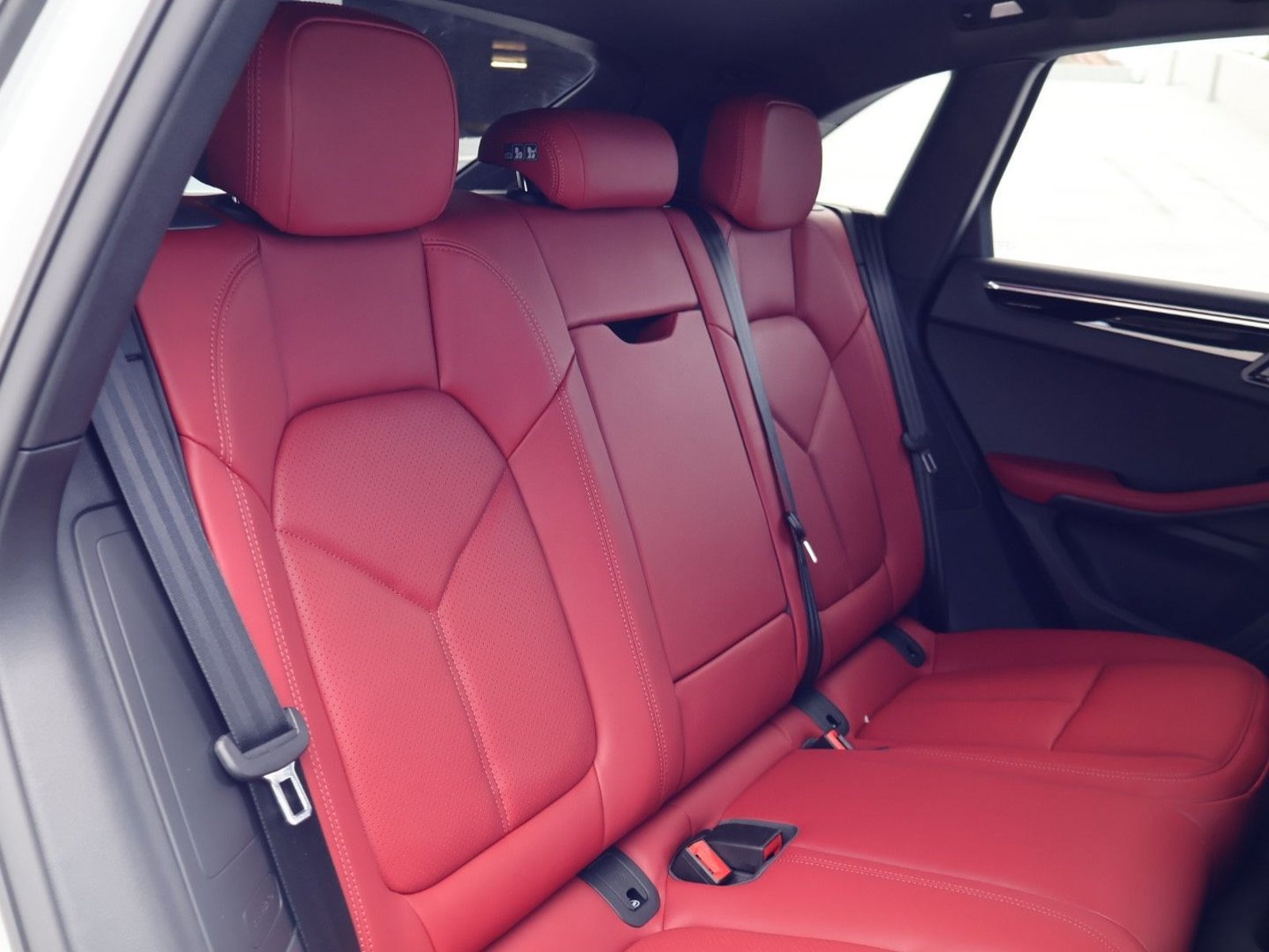 New 2026 Porsche Macan AWD/4WD image 23