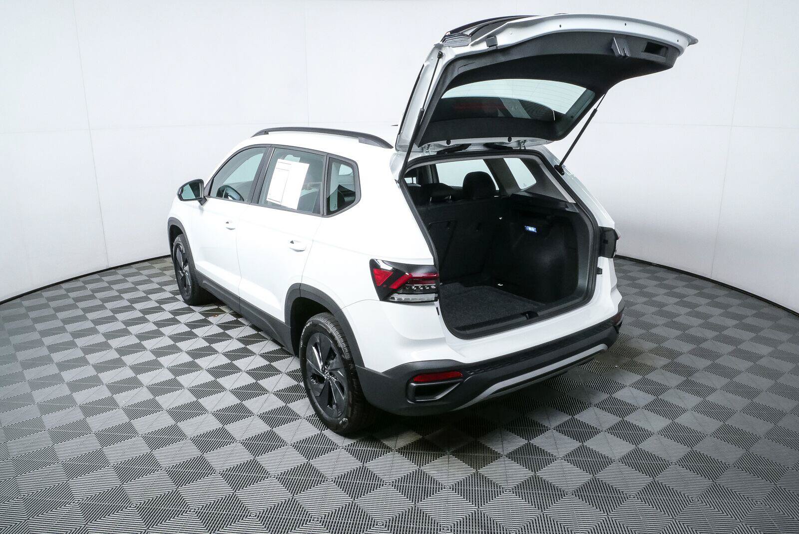 Certified 2025 Volkswagen Taos S FWD image 26