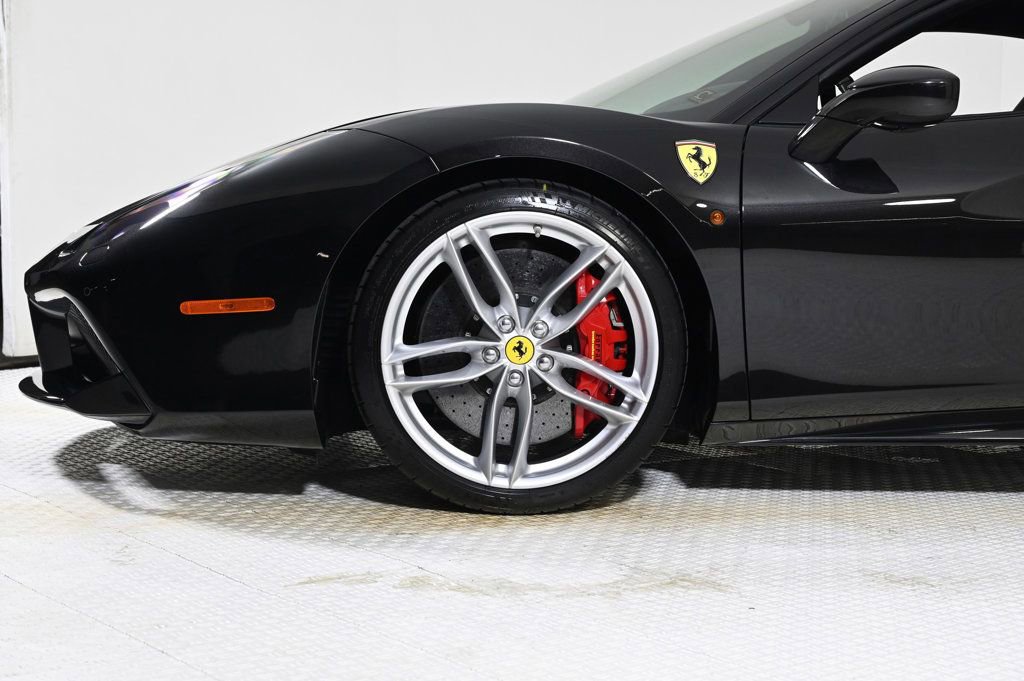 Used 2018 Ferrari 488 GTB image 28