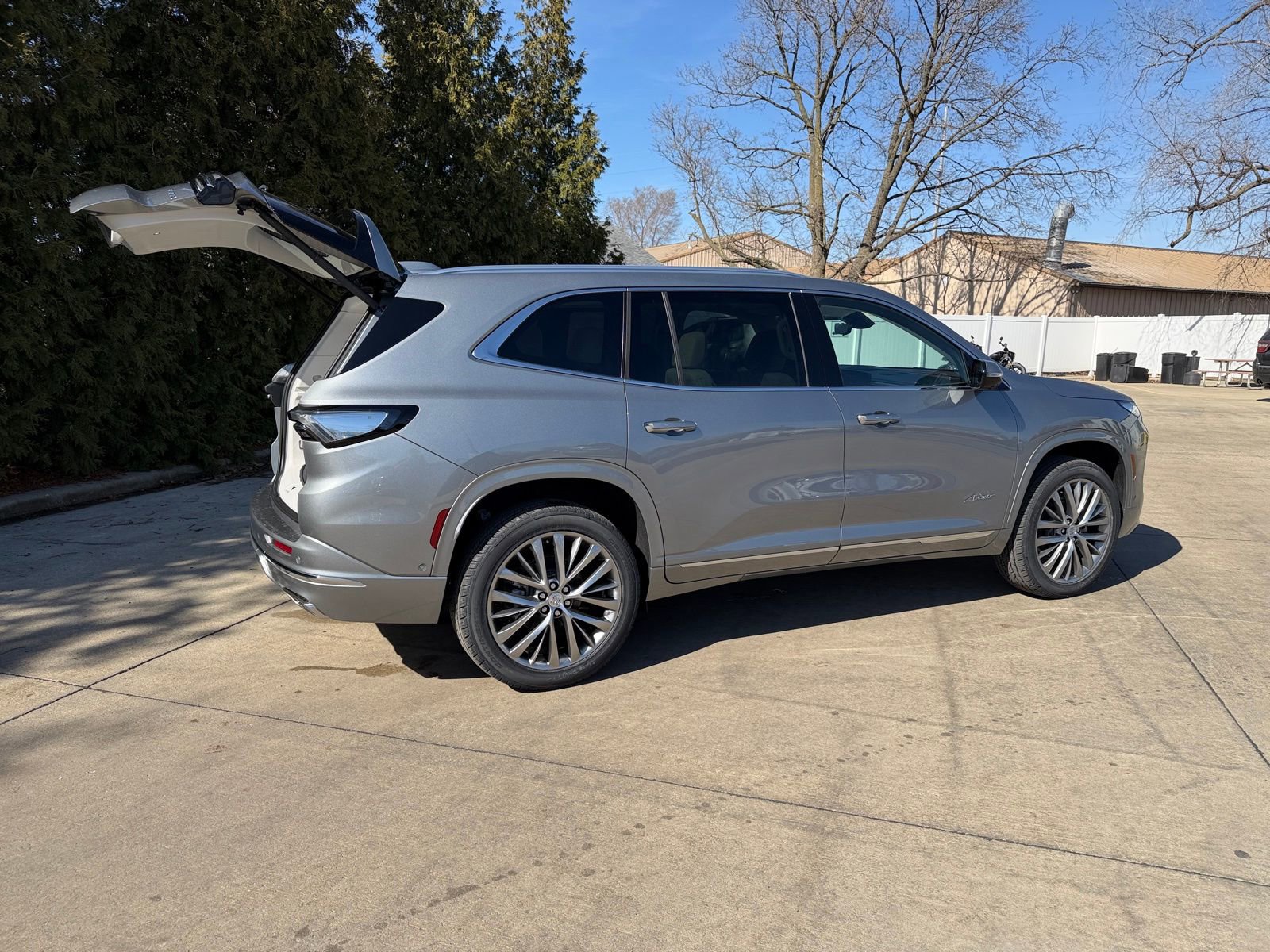 New 2026 Buick Enclave Avenir w/ Super Cruise Package AWD/4WD image 36