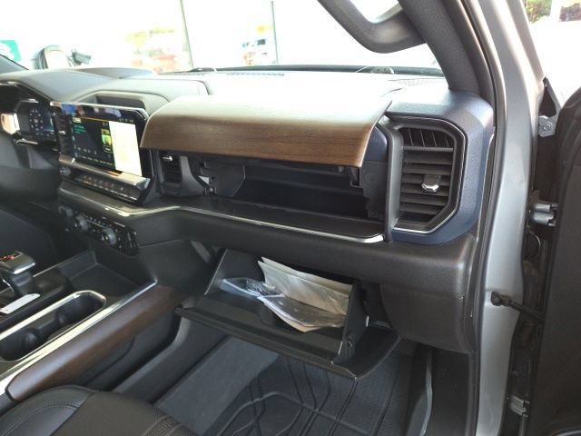 Used 2024 Chevrolet Silverado 1500 High Country AWD/4WD image 56