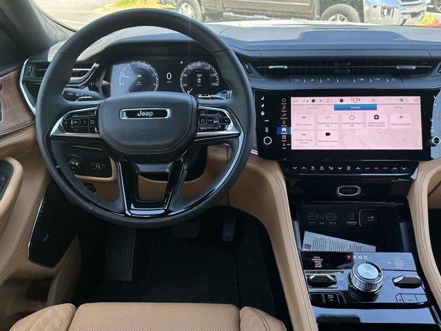 New 2026 Jeep Grand Cherokee Summit image 25